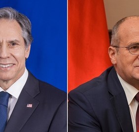 وزير الخارجية الأمريكي يبحث مع نظيره البولندي الوضع في روسيا