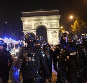 الشرطة الفرنسية تعتقل 486 شخصا خلال الاحتجاجات