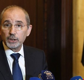 قادما من دمشق.. وزير الخارجية الأردني يصل إلى تركيا