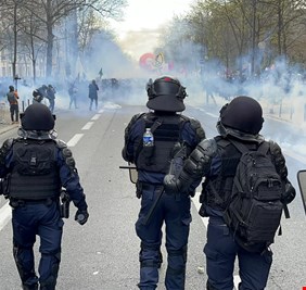 فرنسا.. اعتقال أكثر من 70 شخصا الليلة الماضية على خلفية الاضطرابات الأخيرة