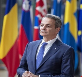 اليونان.. منح الثقة لحكومة ميتسوتاكيس لولاية ثانية