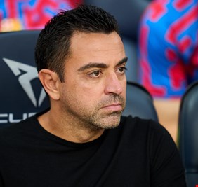 فرمان من تشافي بشأن لاعب برشلونة