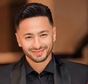 حمادة هلال يشوّق جمهوره لعمل جديد