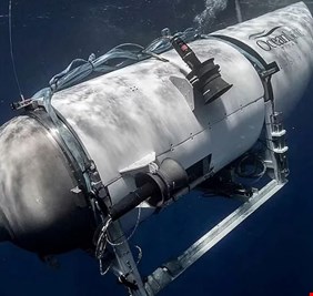 بعد فاجعة الغواصة 