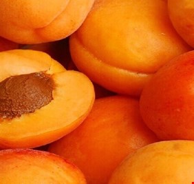 طبيبة توضح تأثير المشمش في القلب