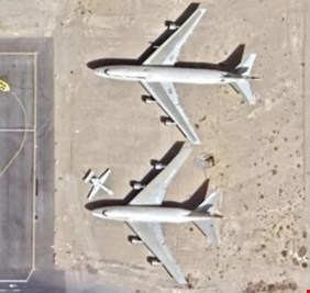 العراق يعرض طائرتين تعودان لصدام حسين في المزاد العلني