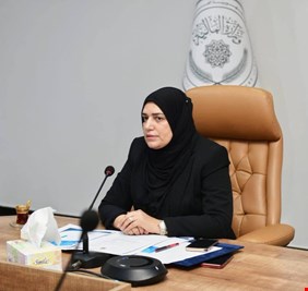 وزيرة المالية تتحدث بشأن الموازنة الثلاثية