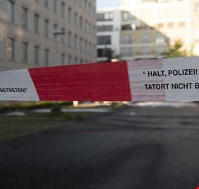 ألمانيا.. رجل يقتحم مبنيين سكنيين ويقتل 3 أشخاص ويجرح 2