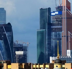 سلطات موسكو تتخذ بعض إجراءات الأمان عقب اصطدام مسيرات أوكرانية بأبنية شاهقة في العاصمة