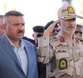 وزير الداخلية ونظيره الإيراني يعقدان اجتماعاً بمنفذ المنذرية