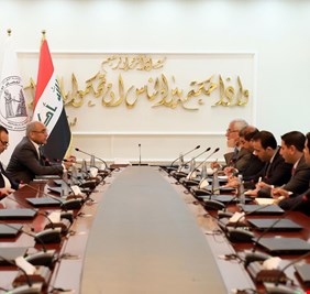 القضاء الأعلى يوجه بتشديد عقوبة المضاربين بالعملة الوطنية