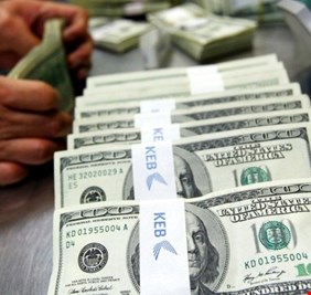 البنك المركزي العراقي يكشف عن مبيعاته من الدولار