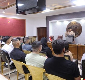 العلاق يلتقي طلبة كلية الطب الدارسين على نفقة وزارة الدفاع