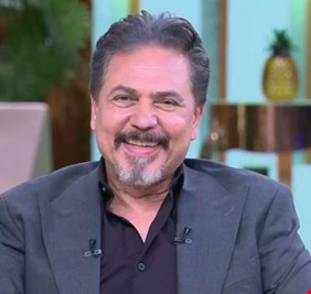 محمد رياض يكشف سر اختيار اسم عادل إمام لمهرجان المسرح