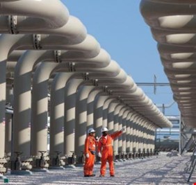 العراق يشكل لجنة لحسم ملف الغاز القطري   يلوح بخيار تركمانستان