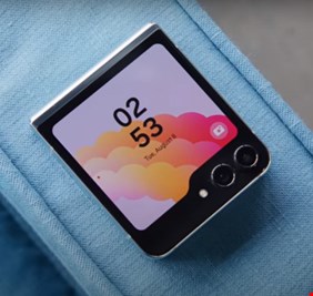 تعرف على Galaxy Z Flip5 الجديد من سامسونغ