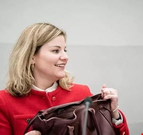 غير مسبوقة في تاريخ البلاد.. وزيرة هولندية تأخذ إجازة أمومة