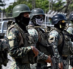 شرطة الإكوادور تفكك خلية لعصابة 