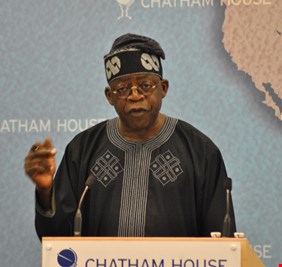 رئيس نيجيريا يطالب بمواصلة العقوبات ضد النيجر