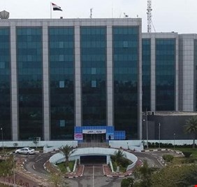 الكشف عن مذكرة قبض بحق وزير نقل سابق لمخالفته قوانين الوزارة