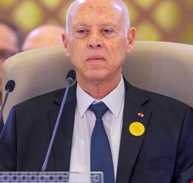 قيس سعيد: الدولة لا تدار عبر صفحات 