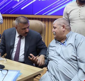 عدد من اسر الشهداء و الجرحى في مكتب وزير الداخلية
