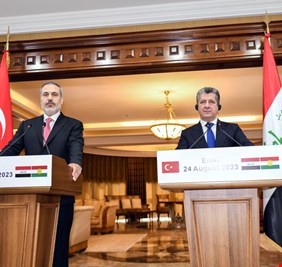 مسرور بارزاني خلال لقائه وزير الخارجية التركي: طريق التنمية لن ينفذ الا بموافقتنا!