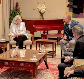 السفيرة الامريكية تجتمع مع ممثلي البنك الدولي لدعم حكومة السوداني