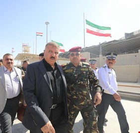 وزير الداخلية يتابع من منفذ زرباطية دخول الزائرين الايرانيين