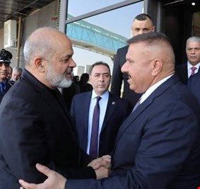 وزير الداخلية يستقبل نظيره الإيراني في مطار بغداد الدولي
