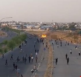 بعد احداث العنف بين حزب البارزاني و المتظاهرين.. السوداني يوجه بفرض حظر التجوال في كركوك