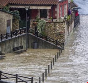 إسبانيا.. أمطار غزيرة تقطع الطرق وتغلق المدن