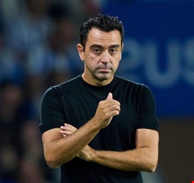 برشلونة يحسم تجديد عقد تشافي