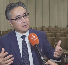 بالصوت والصورة .. السفير الياباني في بغداد ينعى الراحلين كريم العراقي وياس خضر