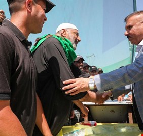 وزير الداخلية يشدد على أهمية العمل الخيري في تعزيز روح المواطنة