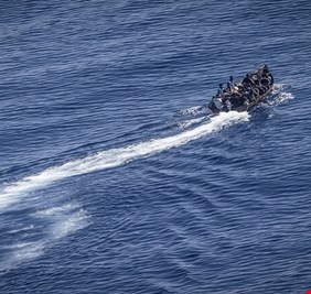 ضحية احتيال.. ستة مهاجرين يجدون أنفسهم على شاطئ بتونس بعد إيهامهم بأنهم وصلوا إلى إيطاليا