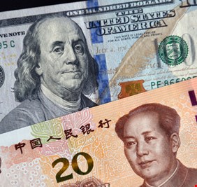 اليوان الصيني عند أدنى مستوى أمام الدولار في 16 عاما