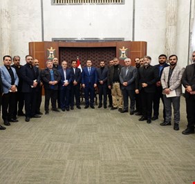 السوداني يلتقي حشداً من الفنانين و الإعلاميين الإيرانيين