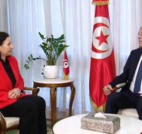 الرئيس التونسي لوزيرة التجهيز: مندسون في الإدارة طبقي عليهم القانون