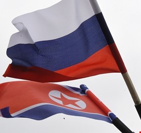 الخارجية اليابانية: نتابع زيارة كيم جونغ أون إلى روسيا