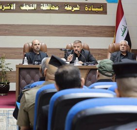 وزير الداخلية من النجف الأشرف يؤكد على مضاعفة الجهود لتأمين الجموع المؤمنة التي تقصد مرقد الإمام علي (ع) بهذه المناسبة