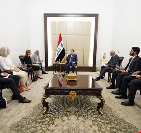 السوداني يبلغ وفد الخزانة الأمريكية بمعالجة ملف التحويلات المشبوهة