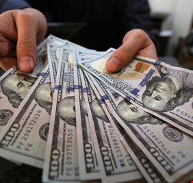 عالمياً.. الدولار يحافظ على قوته أمام العملات الأخرى قبيل قرار الفائدة