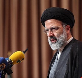 الرئيس الايراني إبراهيم رئيسي يثني على الحكومة العراقية