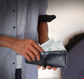 الكشف عن اعتقال 300 شخص بتهمة الاتجار بالبشر في العراق