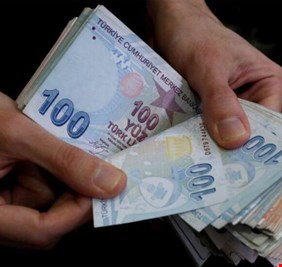 الليرة التركية تواجه هبوطاً تاريخياً جديداً أمام الدولار