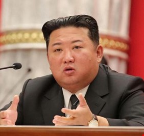 الزعيم كيم يقرّ قانونا يعتبر كوريا الشمالية 