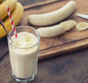5 أطعمة لا ينبغي تناولها مع الماء.. أغربها الموز والأرز!