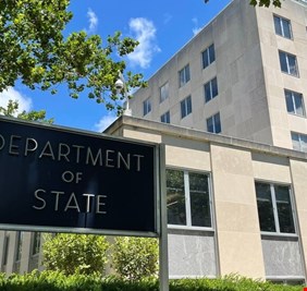 مسؤول أمريكي: واشنطن مستعدة لإعادة النظر في العقوبات ضد فنزويلا بعدة شروط