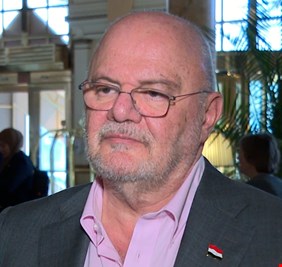 مستشار السوداني: امريكا تعطينا تعليمات و لا تفرض ضغوط في ملف الدولار